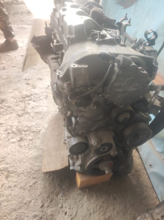 De vînzare  2 motoare Toyota RAV4 .