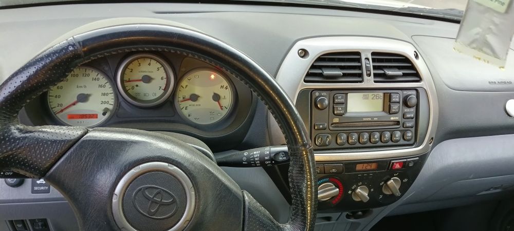 Vând Toyota RAV4