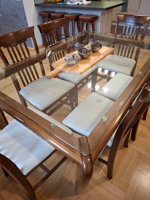 Комплект Трапезна маса и шест стола и холна маса