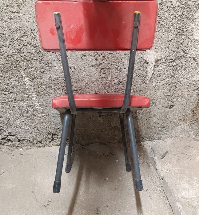 Ретро детско столче