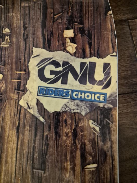 Snowboard Gnu Riders Choice + legături Burton Malavita, mărimea 43