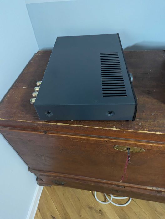 Усилвател Arcam FMJ A29, отлично състояние