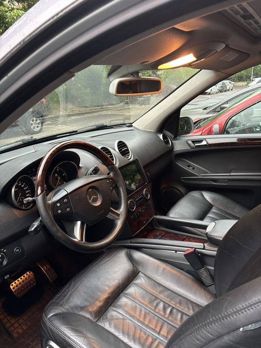 Mercedes ML 320CDI ,Autoutilitara 5 locuri ,km reali