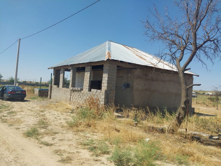 Орыс порносын көру үшін досымның үйіне бардым.