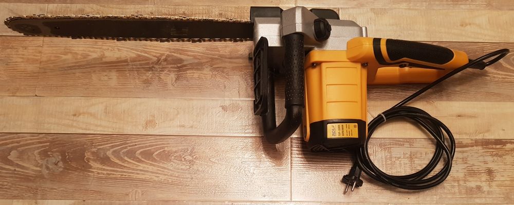 Продаётся электропила.