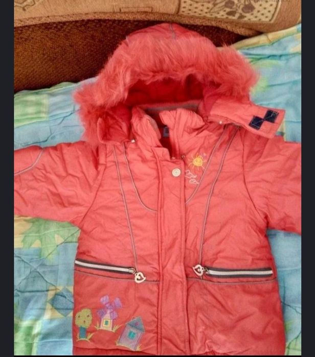 Зимняя куртка и комбинезон на девочку