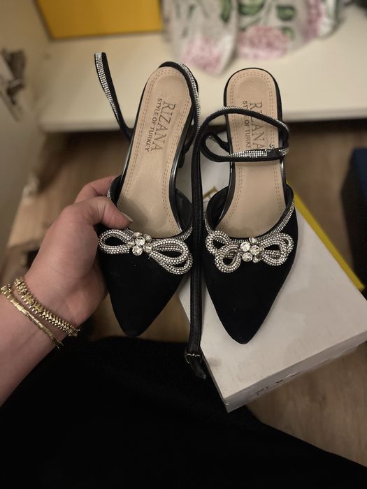 Туфли на каблуке