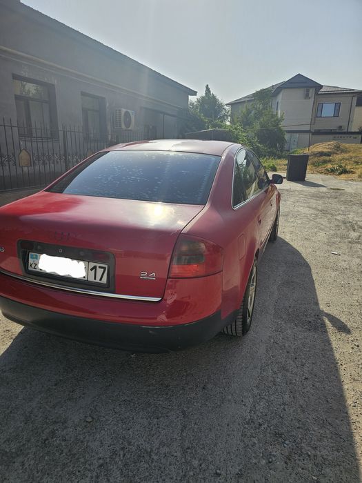 Срочно продаётся автомобиль Audi A6