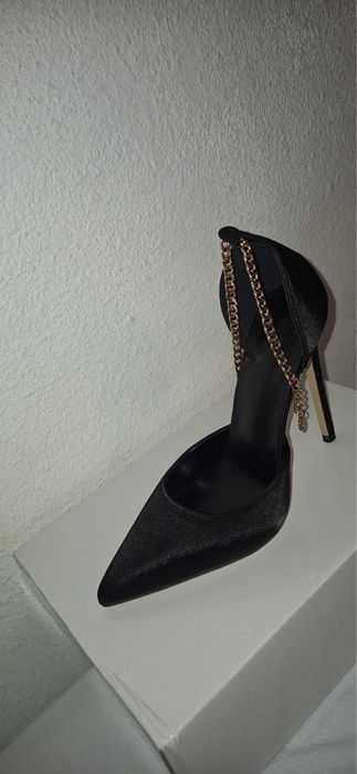 Vand pantofi cu toc stilleto
