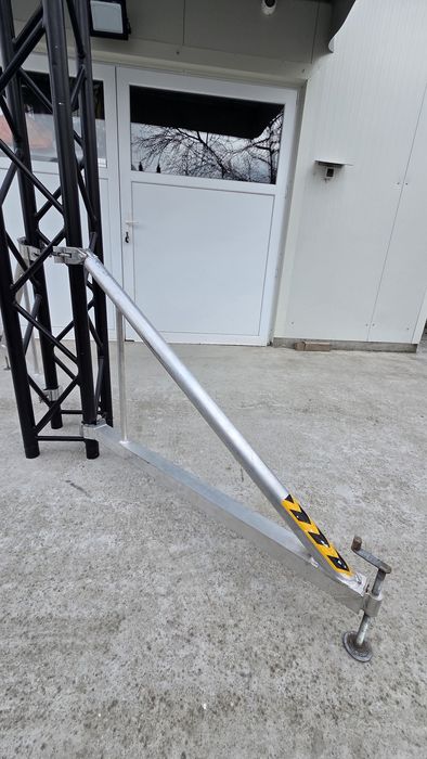 Outrigger picior schela truss