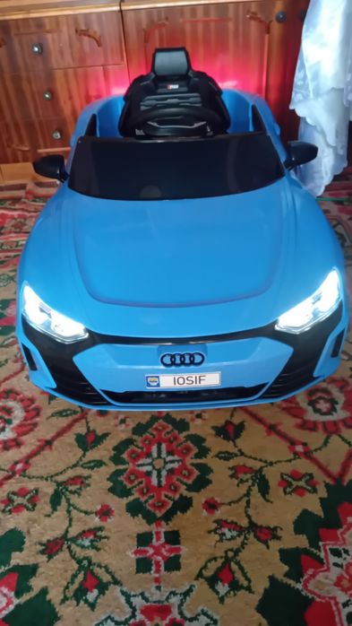 Vând mașină electrică pentru copii