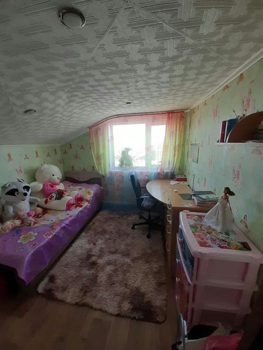 Продам коттедж в районе молокозавод  со свежим ремонтом , частично меб