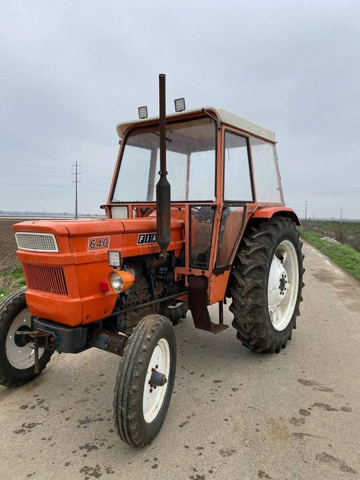 Vând tractor fiat 640