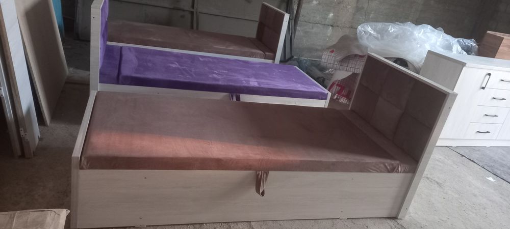 Кровать сундук сотилади