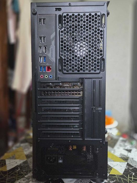 Vand PC Gaming Ca Nou  + Monitor