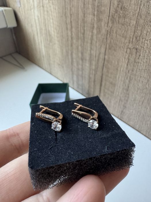 Продам золотые сережки