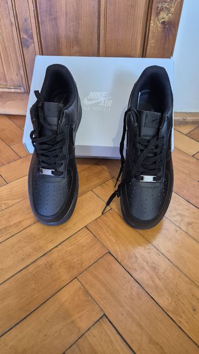 Adidasi nike air force