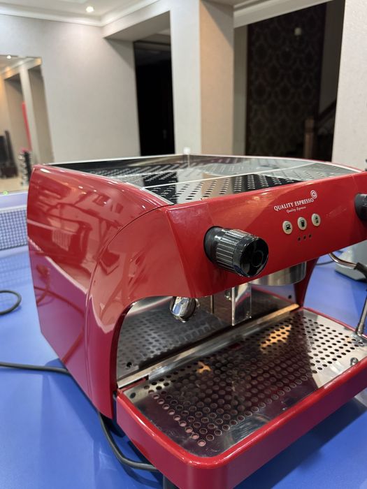 Продается красный Ferrari - Проф. Эспрессо машинка, кофе машина, coffe