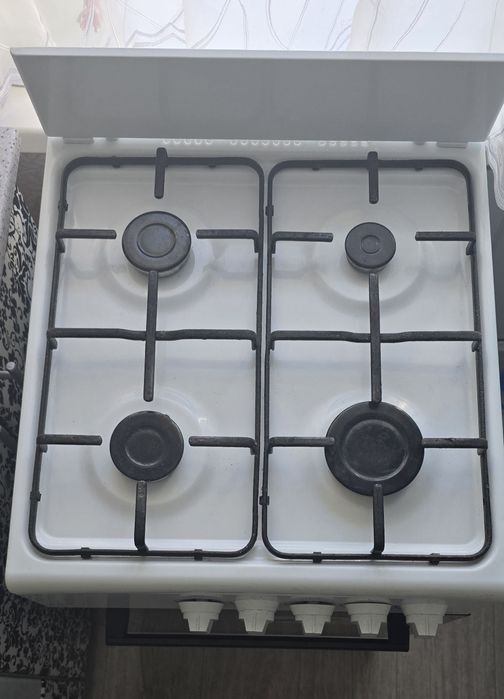 Продам газовую плиту.