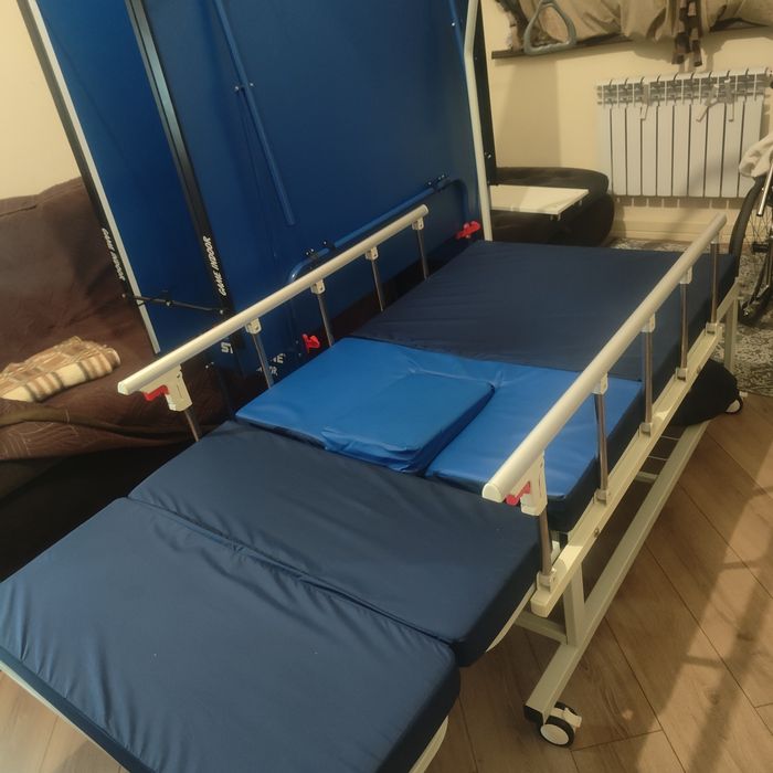 Медицинская кровать