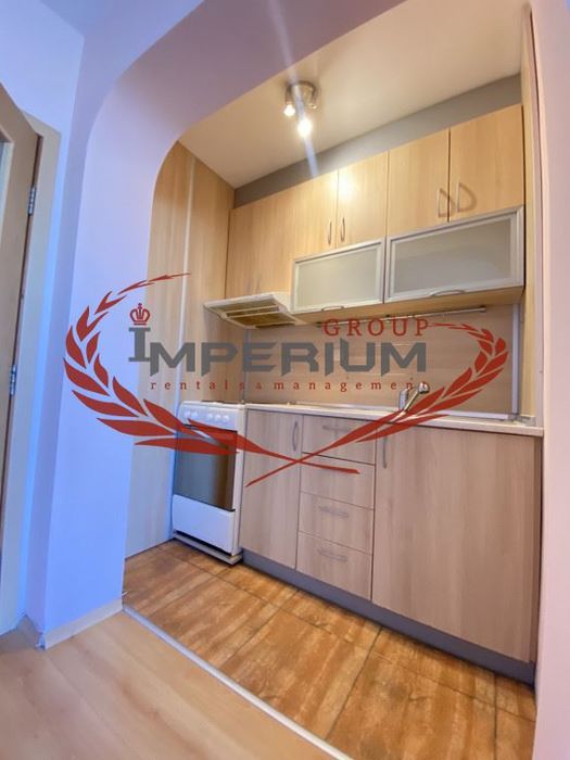 Дава се под наем Двустаен апартамент в Варна, Цветен квартал - 65 кв.м за 408 € - Снимка #3