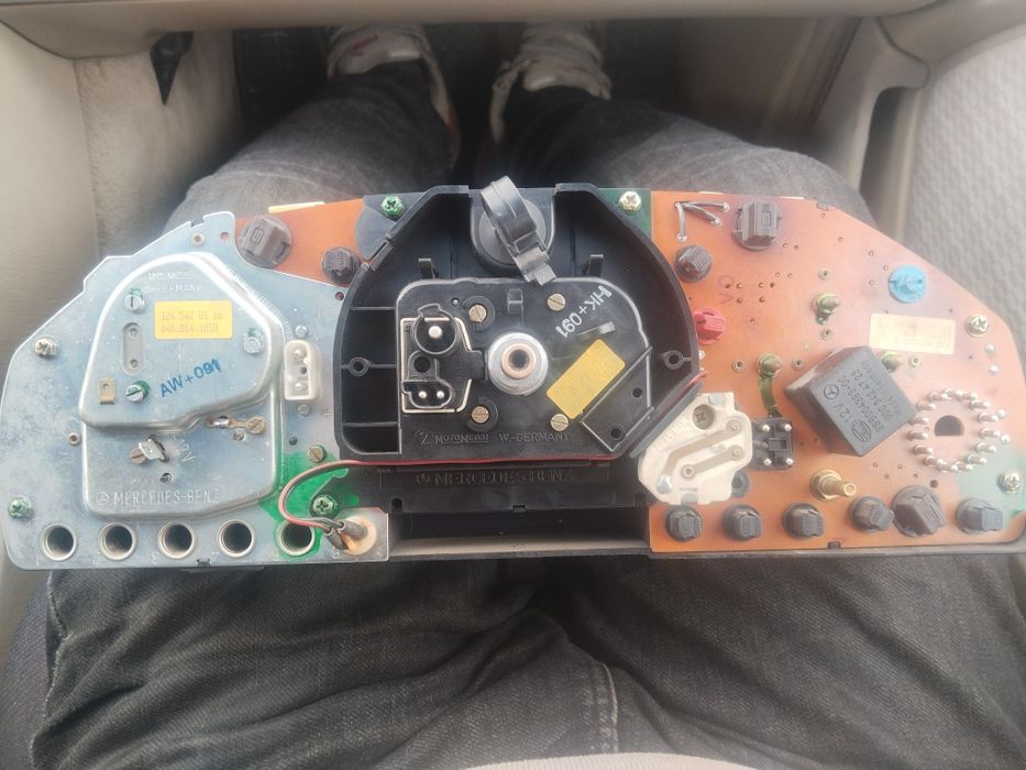 Щиток прибор Мерседес 124