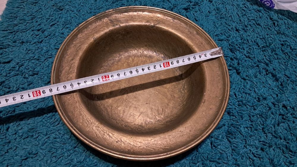 Голяма лята бронзова чиния