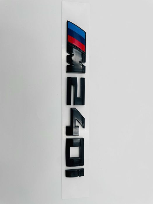 Emblema compatibila BMW M240i negru