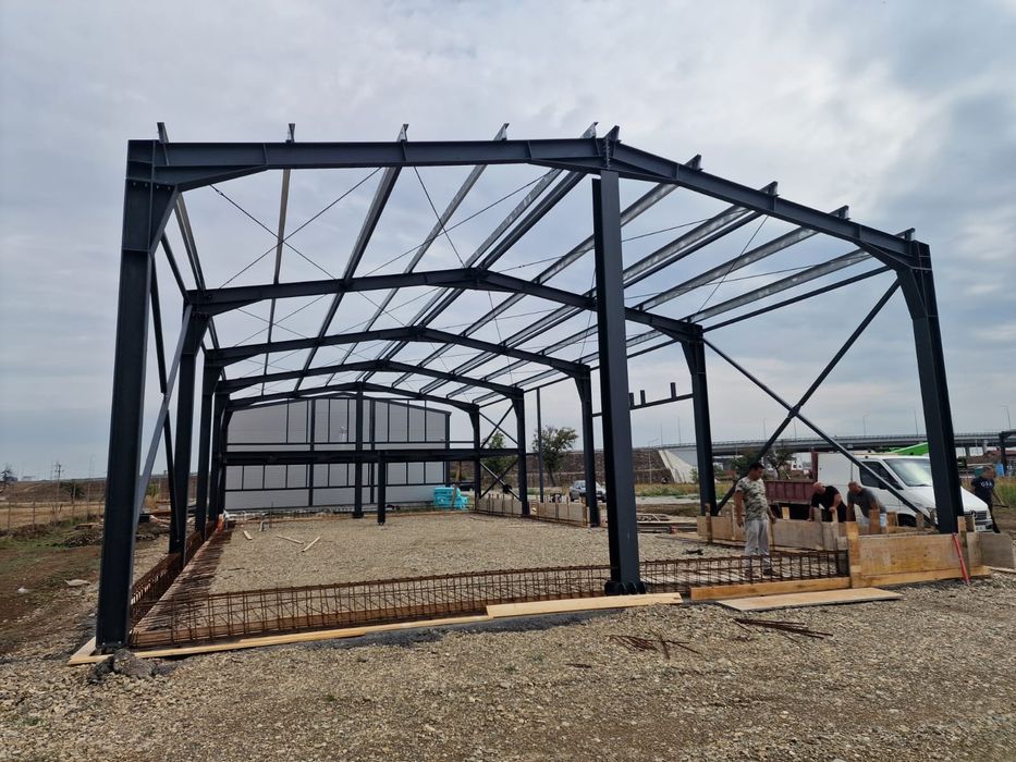 Vand hală metalică lucrăm fără avans