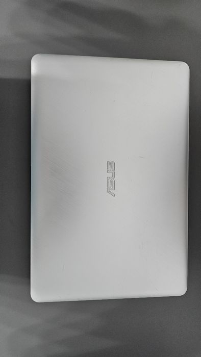Vand leptop asus fără ssd