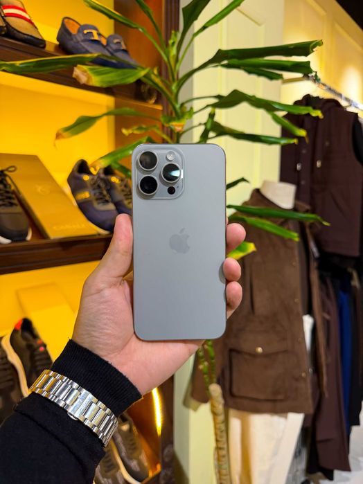 iPhone 15 Pro Max Natural Titanium 256GB - Отличное Состояние!