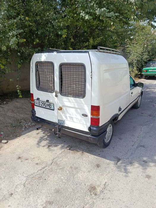 Продам машину Ford Курьер 1994