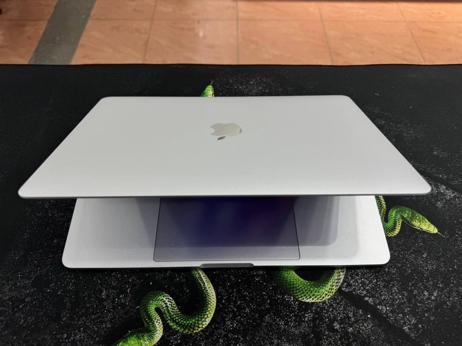 MacBook Pro …. 2017