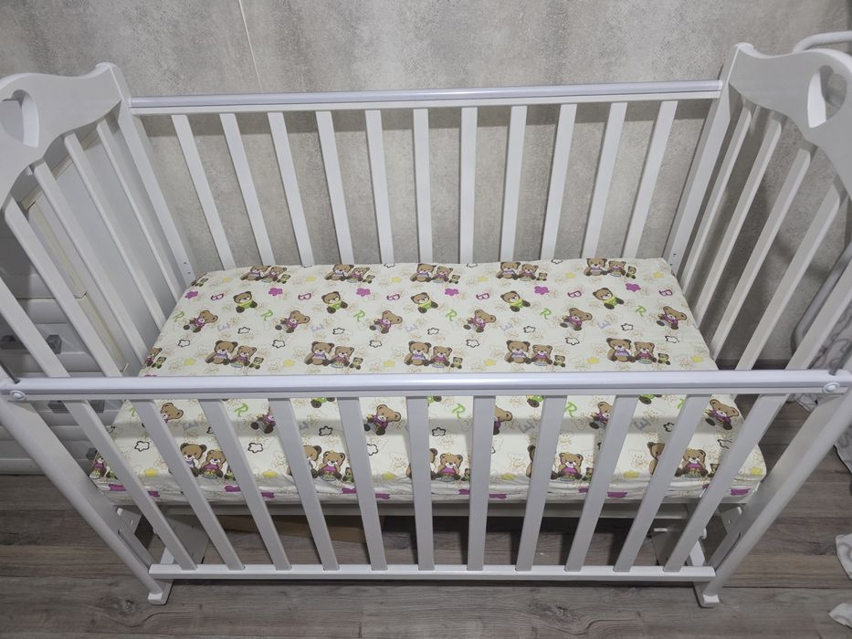 Продам детскую кроватку