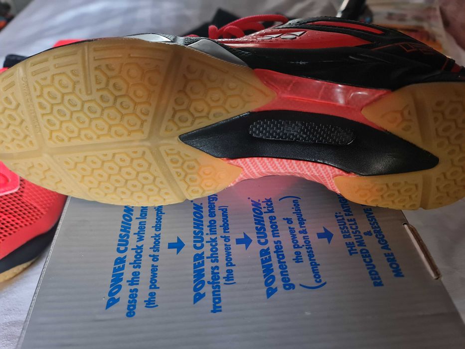 Yonex мъжки маратонки бадминтон номер 45.5 стелка 29.5