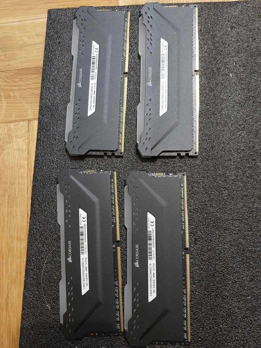 16GB 3466Mhz CL16 - Corsair Vengance RGB PRO