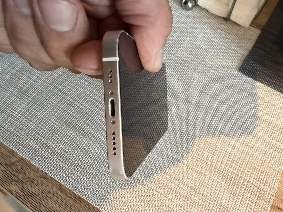 Продавам  Iphone 12