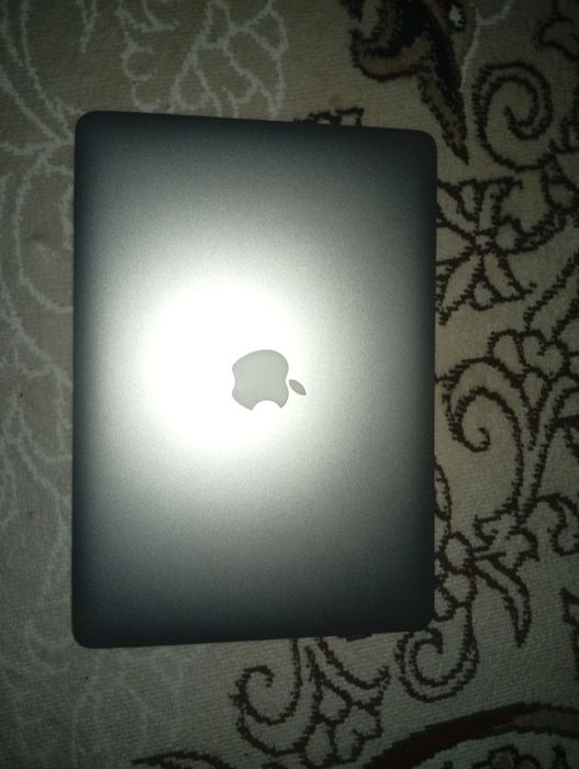 MacBook Air Sotiladi 2017