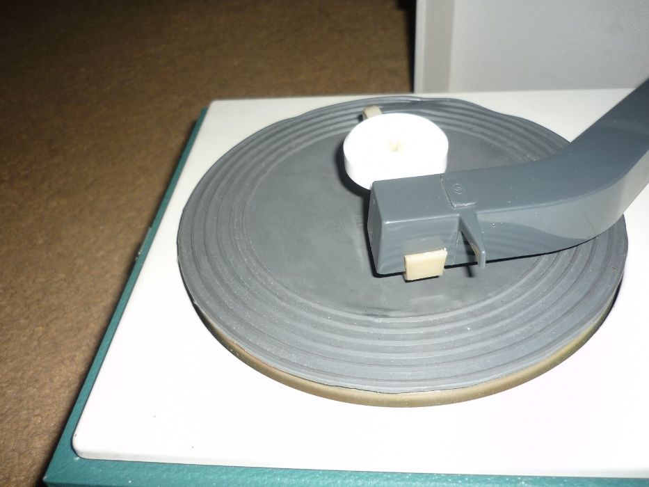 Ретро/винтидж грамофон RTF