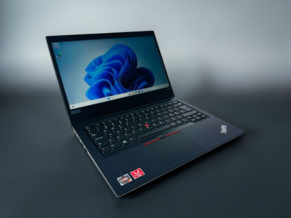 Лаптоп Lenovo ThinkPad E495 14" AMD Ryzen 3 3200U 2.60GHz 16GB RAM 256GB SSD Гаранция!