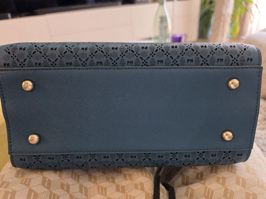 Дамска чанта PARIS HILTON