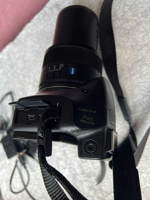 Aparat foto video Sony Cyber-shot DSC-HX400V – Monstrul cu zoom de 50x!