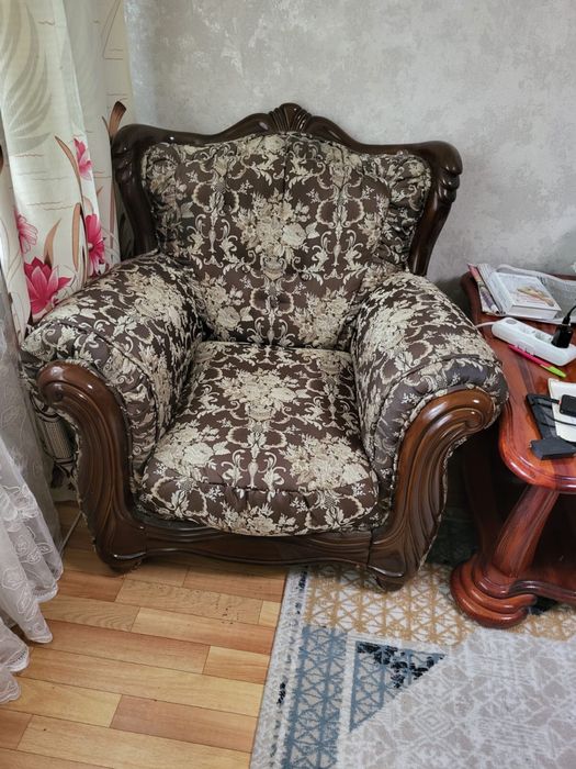 Продам Диван , мини диван и кресло