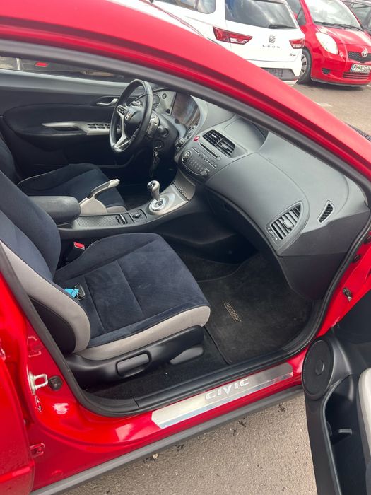 Vând Honda Civic Automată