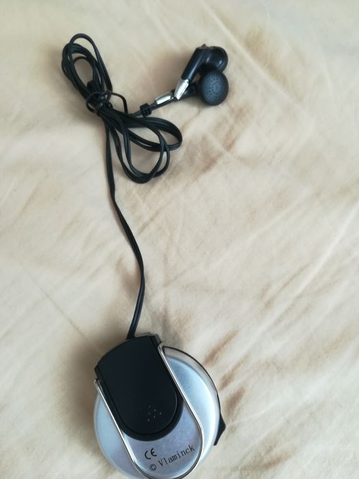 Мини радио със слушалки