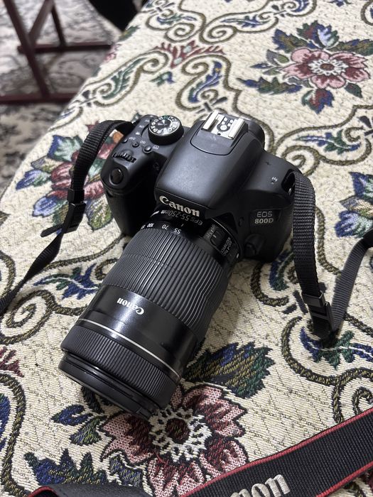 Фотоапарат Canon eos 800d