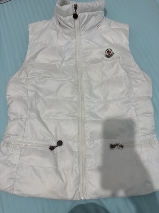 Безрукавка от Moncler