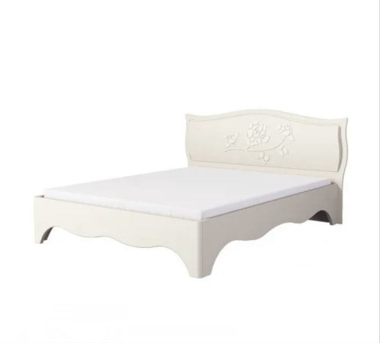 Продам спальный гарнитур+ компьютерный стол