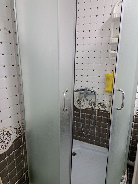 Душевые кабины сотилади