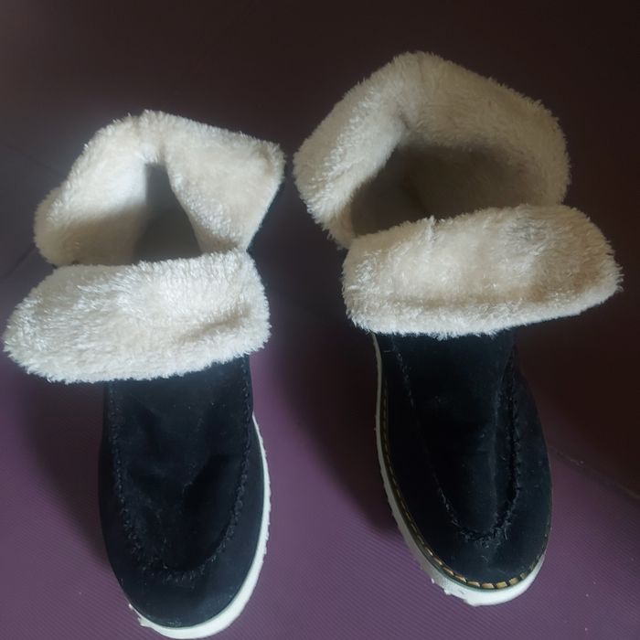 Vind ghete îmblănite marimea 37 , 38